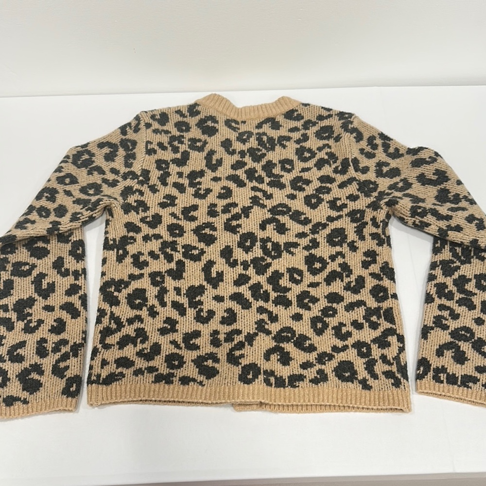 Abercrombie & Fitch Leopard Print Button-Up Sweater - Picture 4 of 4